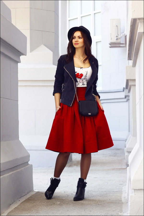 biker-jacket-crew-neck-t-shirt-full-skirt-ankle-boots-crossbody-bag-hat-socks-original-10492