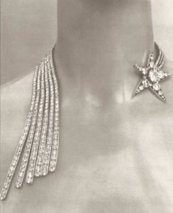 Ожерелье «Комета» от Chanel