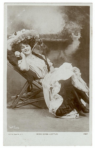 Женская шляпка XIX века. Море лент, цветов и фантазии, фото № 4