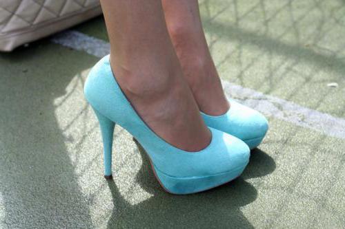 голубые туфли 