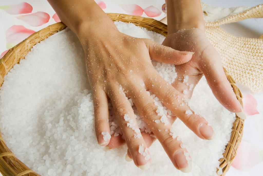 приготовление ванночки с морской солью