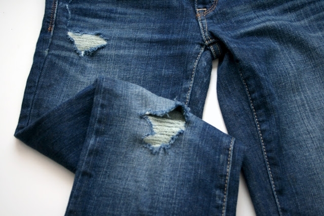 Аккуратные дырки на джинсах