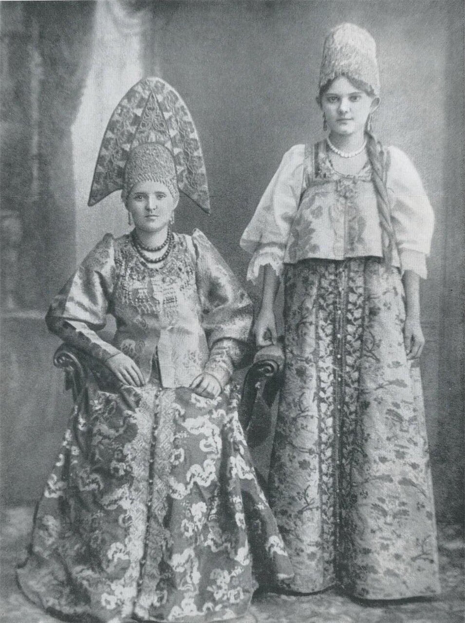 Женщины из семьи купца. Городец, Нижний Новгород. Конец XIX века
