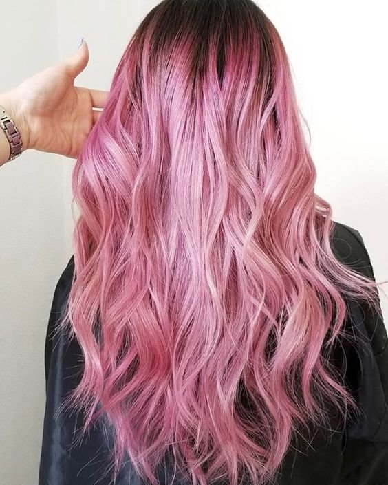 Светло розовые волосы