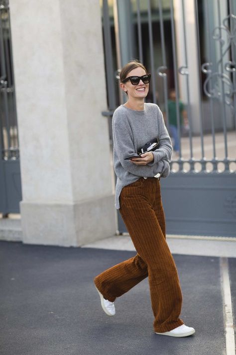 вельветовые брюки сочетание со свитером