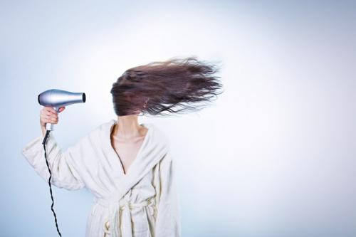 Как сделать укладку себе самой. 10 советов, как правильно сделать укладку волос дома. 02