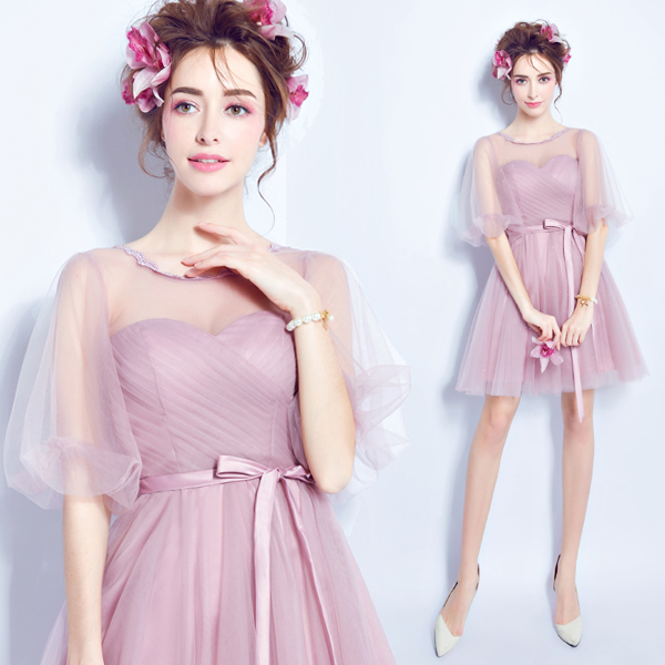 Красивое фиолетовое платье в романтическом стиле