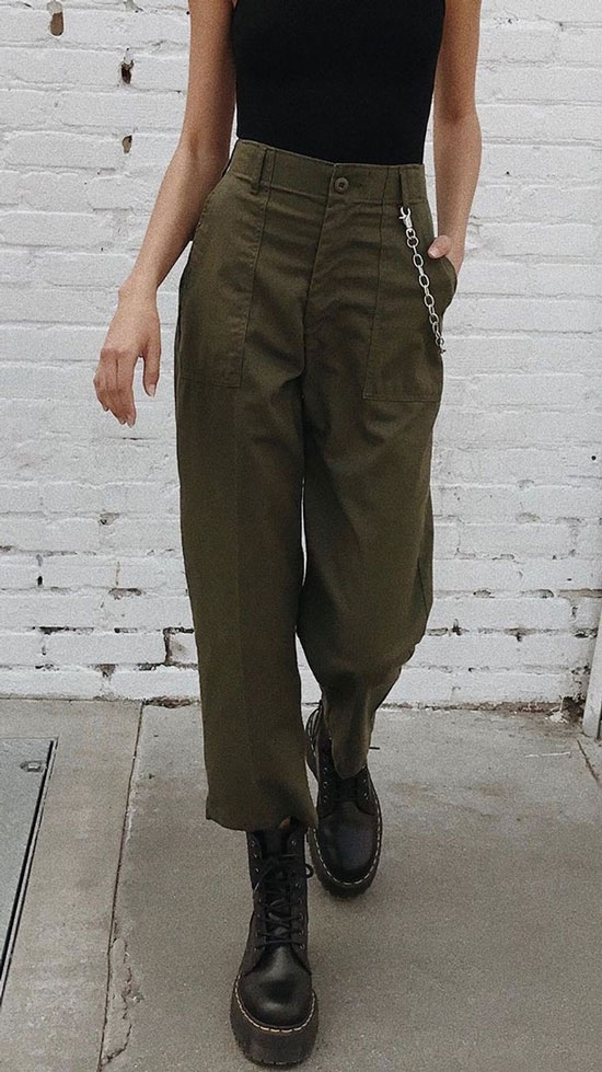 С чем женщинам стильно сочетать зеленые брюки