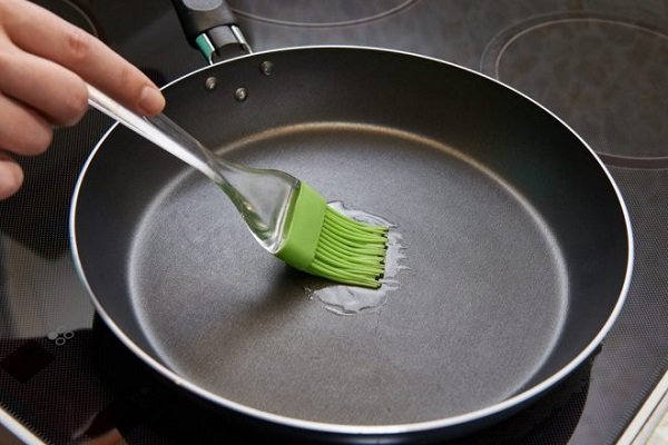 как бережно пользоваться сковородками