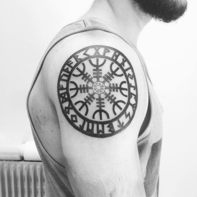 татуировки для мужчин на руке кельтский узор