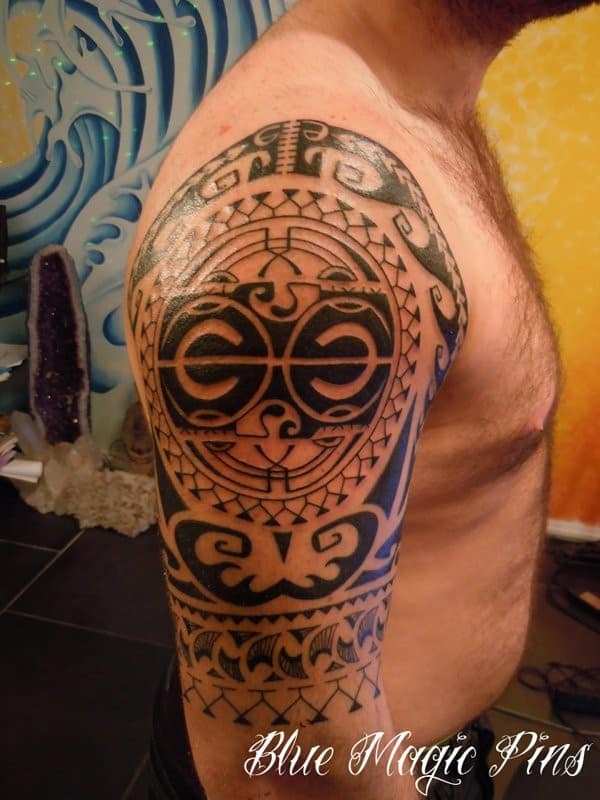 maori tattoo on shoulder