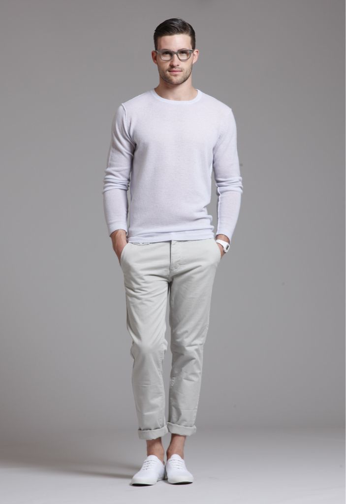 С чем носить белый пуловер / джемпер: total white