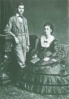 16-летний Зигмунд незадолго до окончания гимназии и его мать Амалия Фрейд, 1872 год