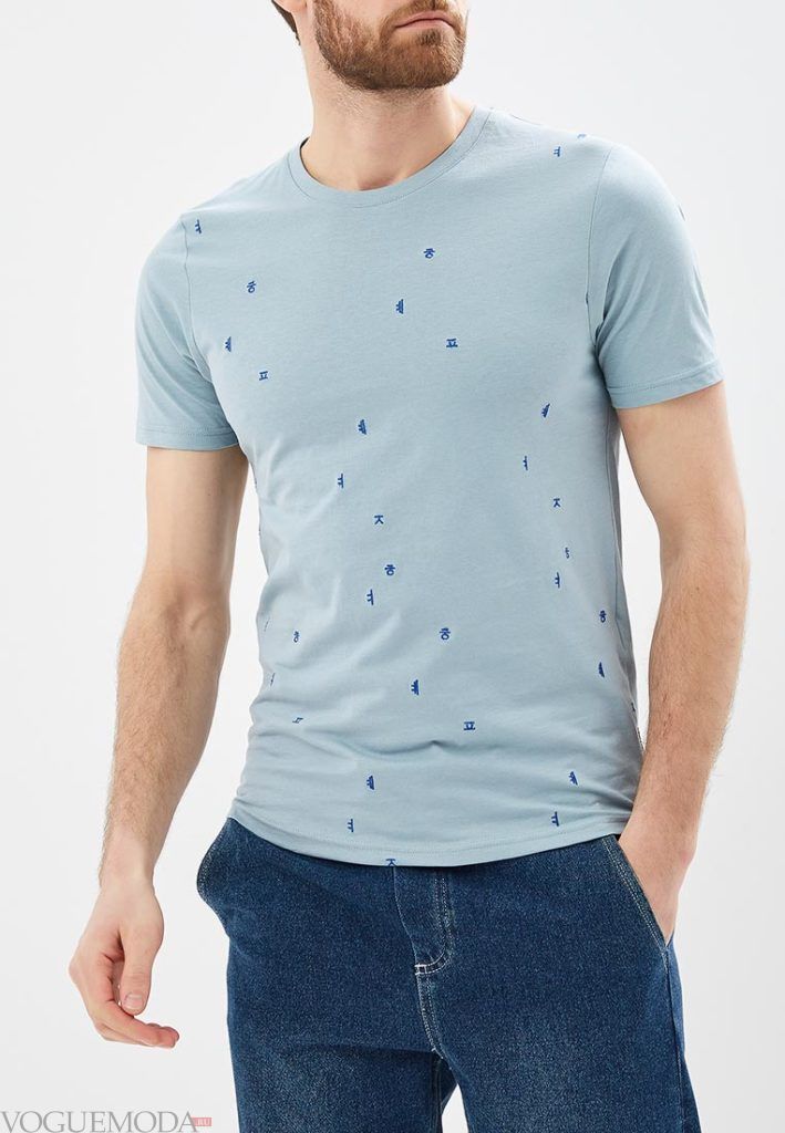 мужская голубая футболка с принтом