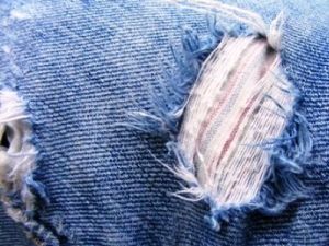 как порвать джинсы красиво 2
