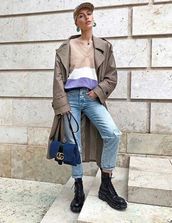 Модный блогер в джинсовой одежде