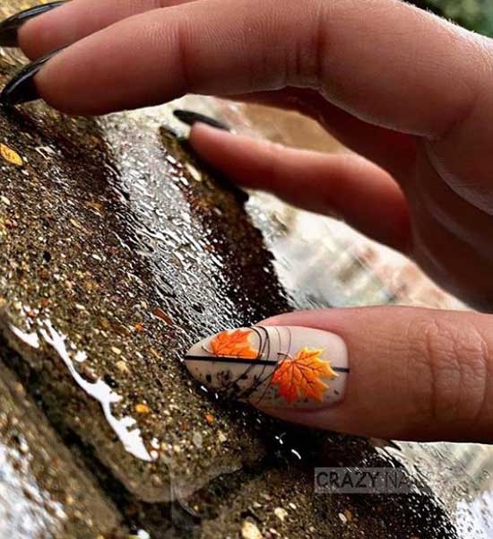 Объемный осенний листочек на ногтях