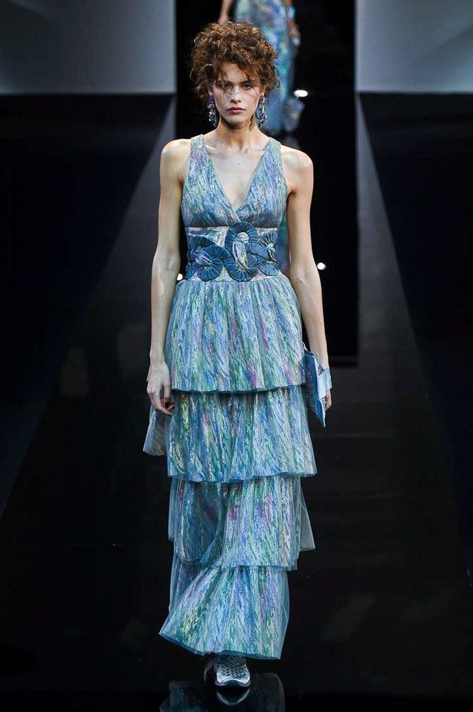 Голубое платье Giorgio Armani