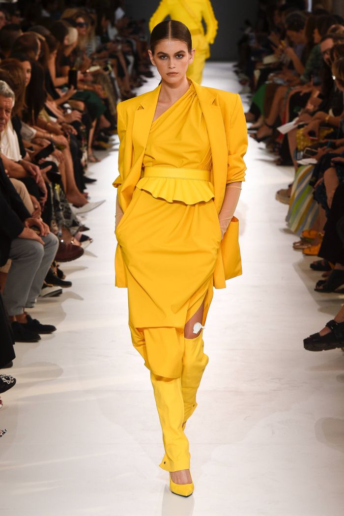 Модное желтое платье Max Mara