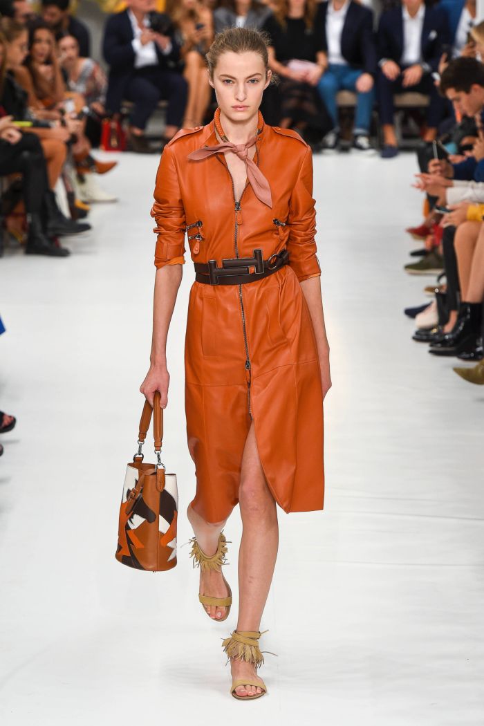 Модное оранжевое платье Tod\