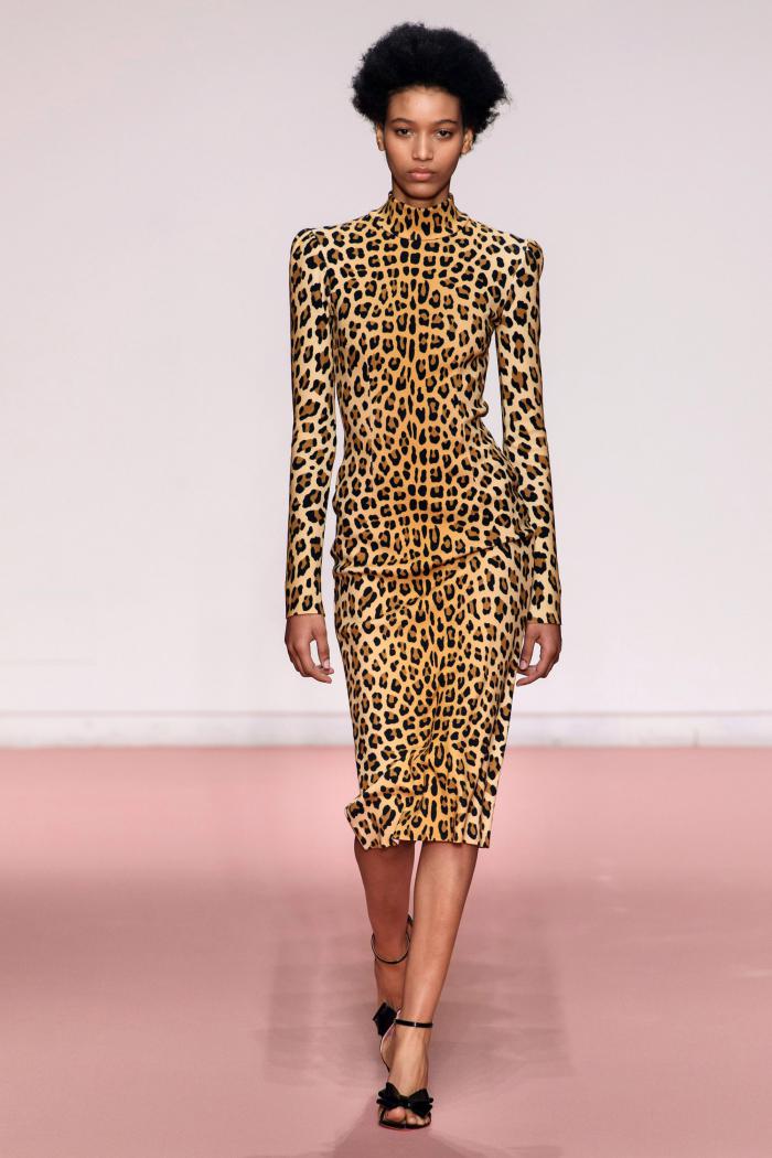 Модное леопардовое платье 2019: с чем носить?