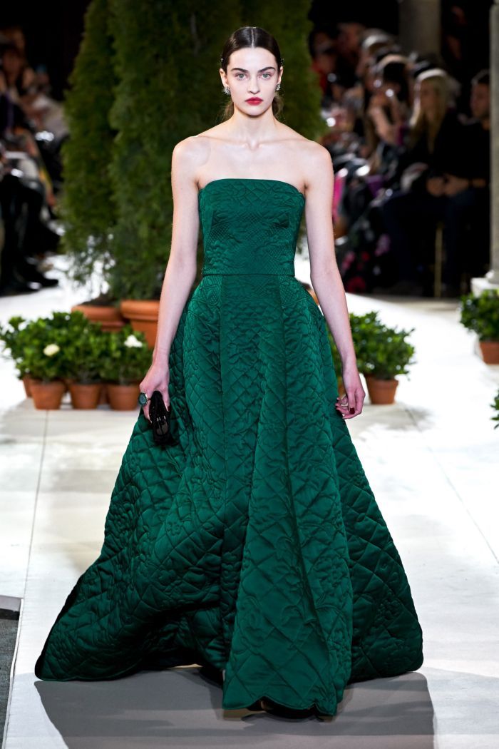 Пышное изумрудное платье Oscar de la Renta