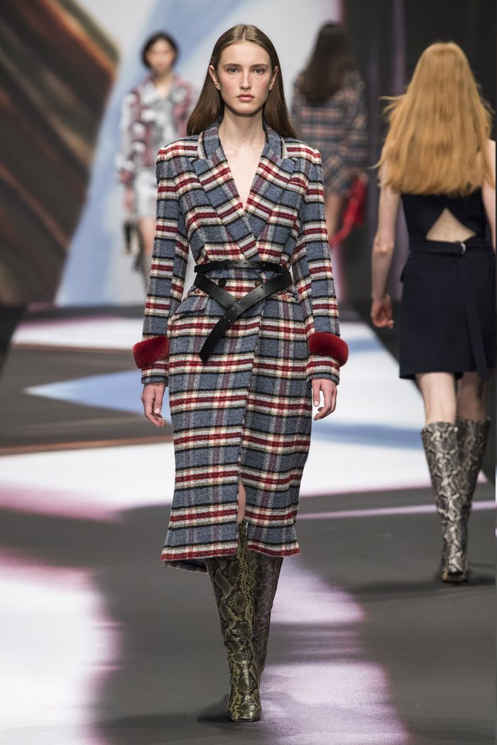 Модное пальто с поясом осень-зима 2019-2020 из коллекции Maryling