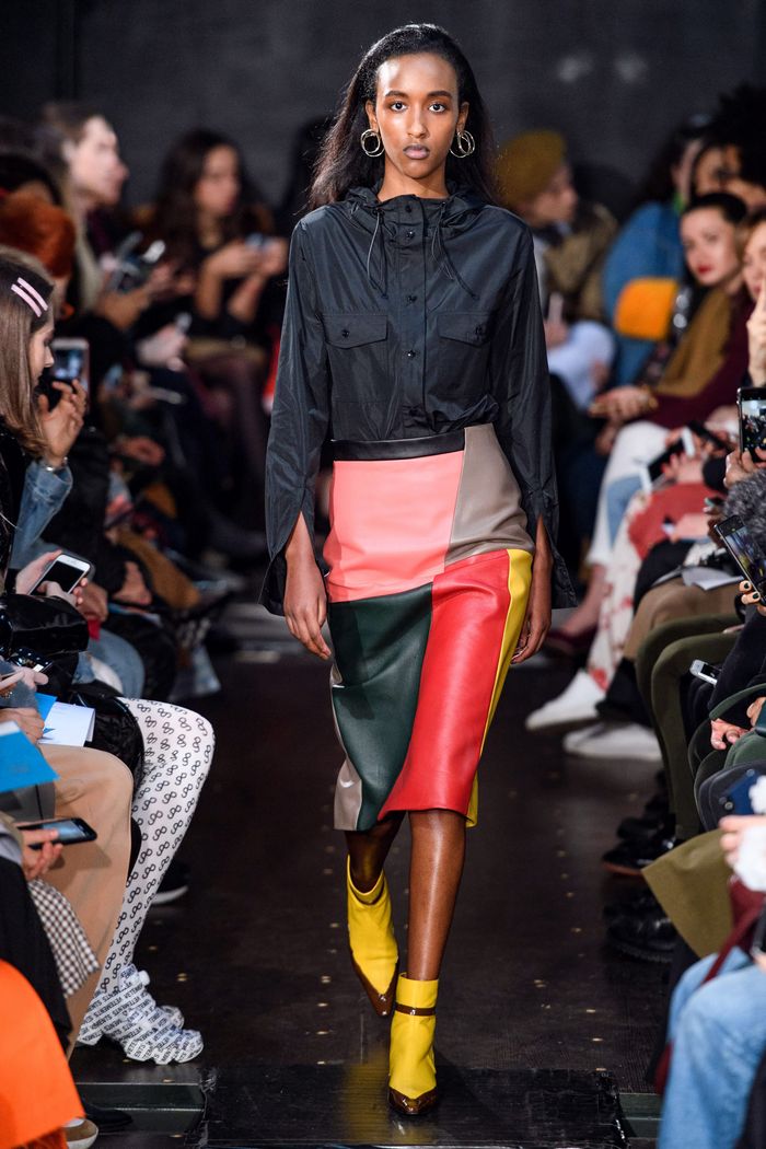 Модная кожаная юбка осень-зима 2019-2020 Eudon Choi