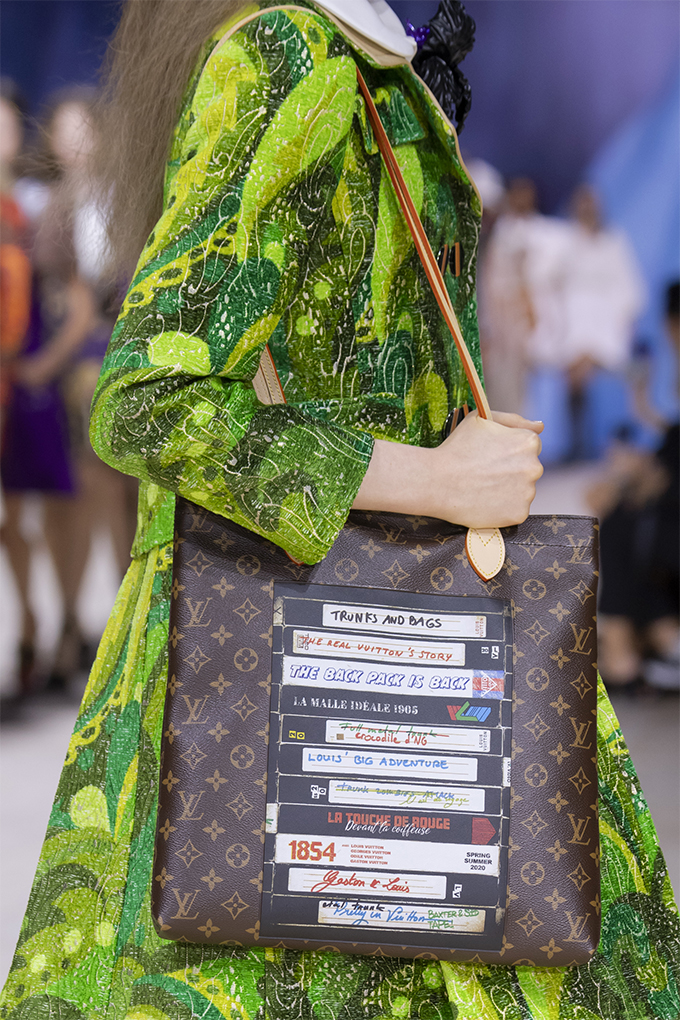 Что мы будем носить весной: 53 сумки с недели моды в Париже (фото 52)
